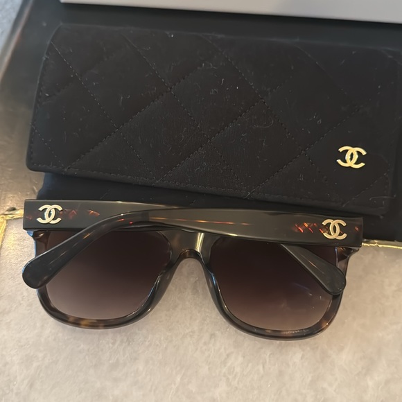 Chanel Tortoise Sunglasses - Picture 2 of 9